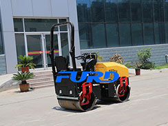 抓住特色打通渠道，全液壓小型壓路機(jī)廠家順利發(fā)展